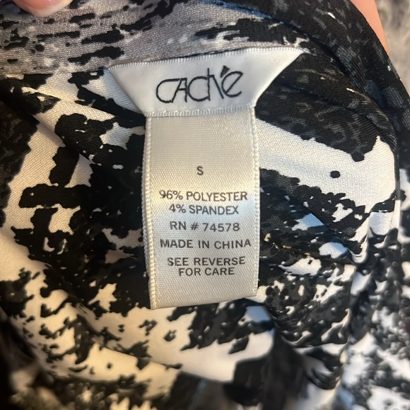 Caché Black & White Snake Print Blouse- Small - Picture 4 of 4